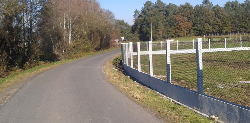 Fence in Ouzande