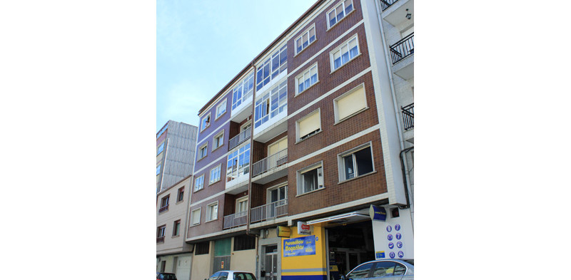 Building in Calle Antón Losada Nº 18