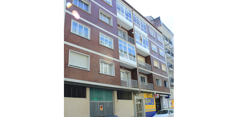 Building in Calle Antón Losada Nº 18