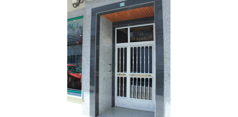 Building in Travesía América – Calle Forcarei Nº 13