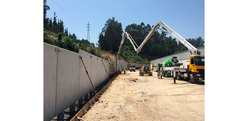 Retaining wall Martínez Otero Contract